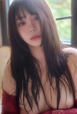 韓國美女 Wuyo 酒紅睡衣 濕身寫真 (36 Photos)